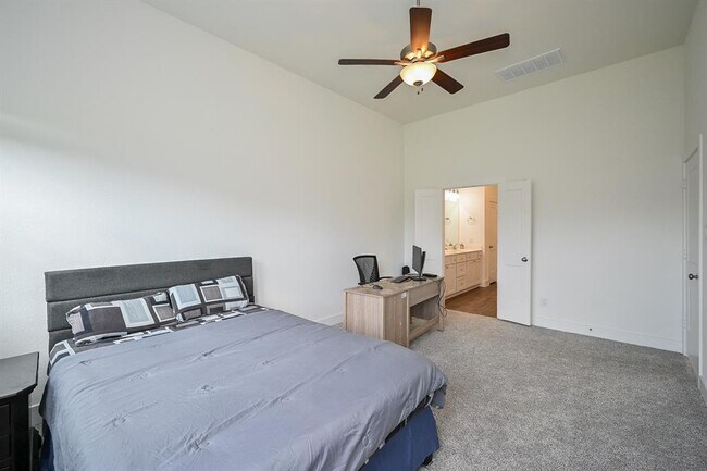 Building Photo - 1535 Cathedral Bend Drive