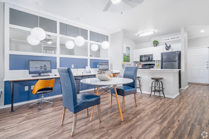 Primary Photo - Apex Apartments