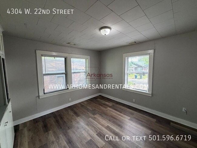 Building Photo - 4304 W 22nd St