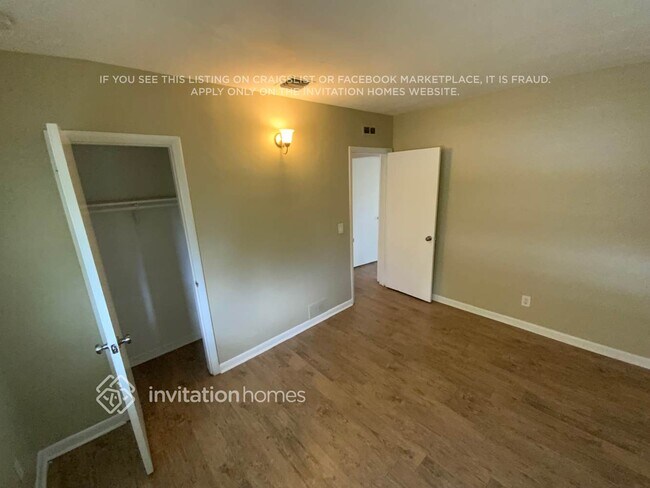 Building Photo - 126 S 11th St