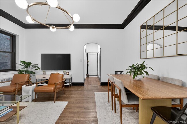 Building Photo - 407 West Dr