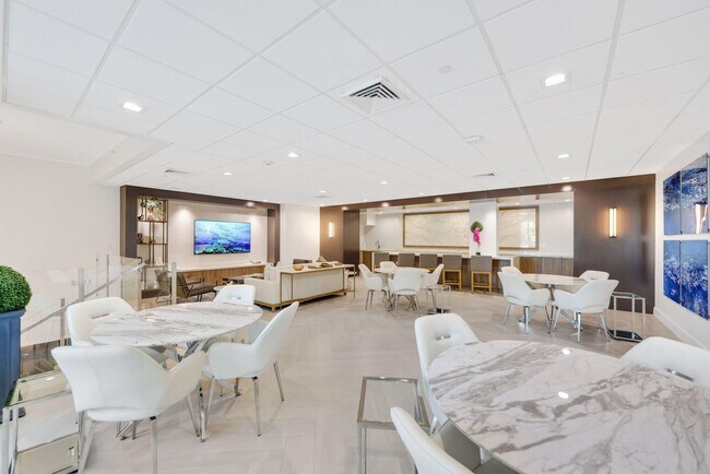 Building Photo - 500 SE Mizner Blvd