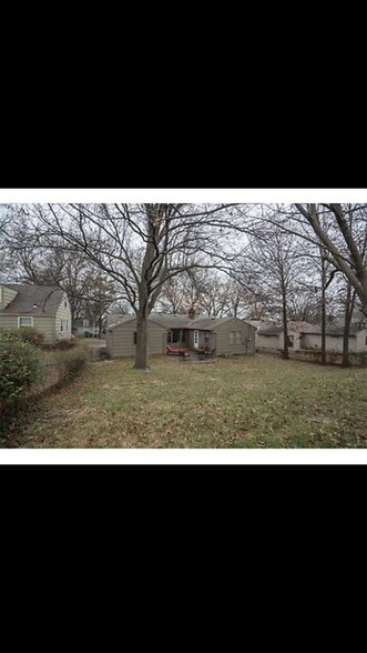 Building Photo - 2711 W 71st Terrace