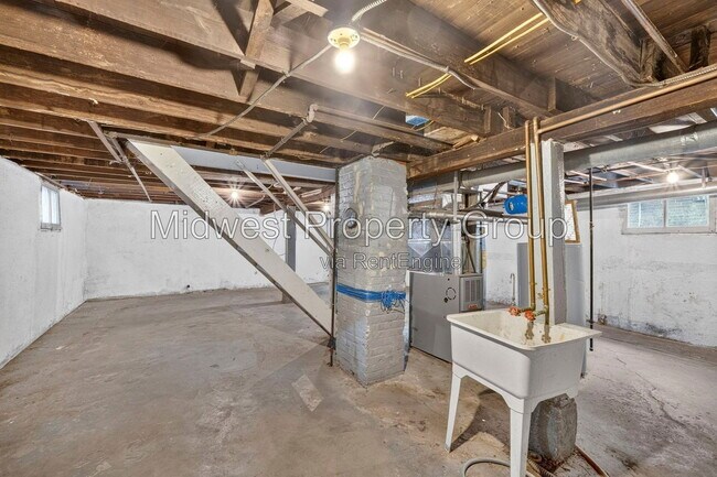 Building Photo - 1365 Louisville Ave
