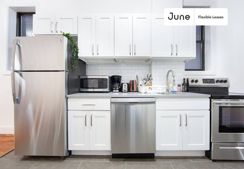 Building Photo - Charming Private ROOM in Fort Greene