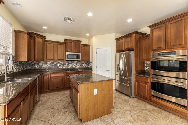 Building Photo - 5303 W Pinnacle Vista Dr