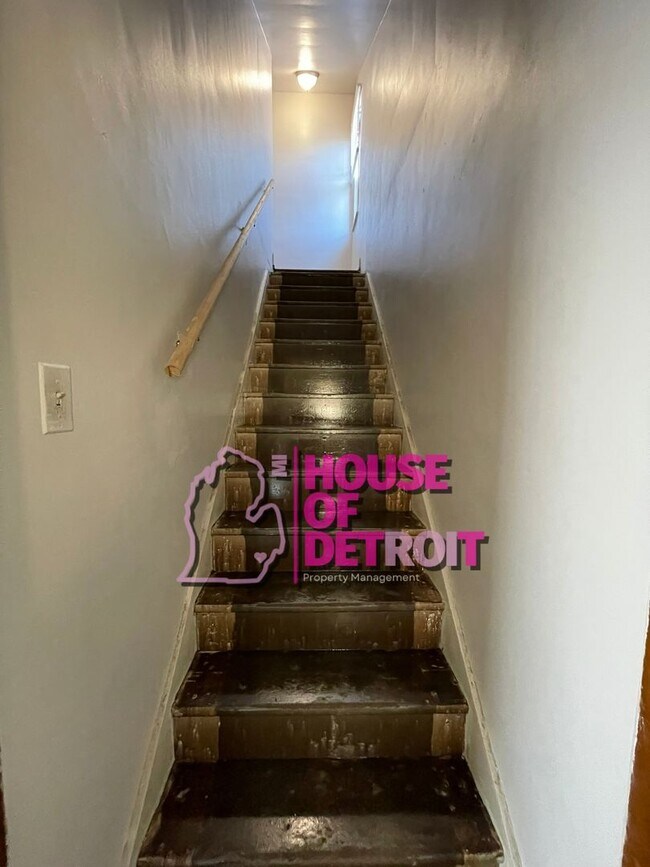 Building Photo - 17167 Hartwell Detroit*