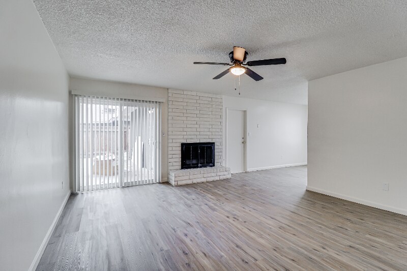 Building Photo - 1001 Mira Loma Dr