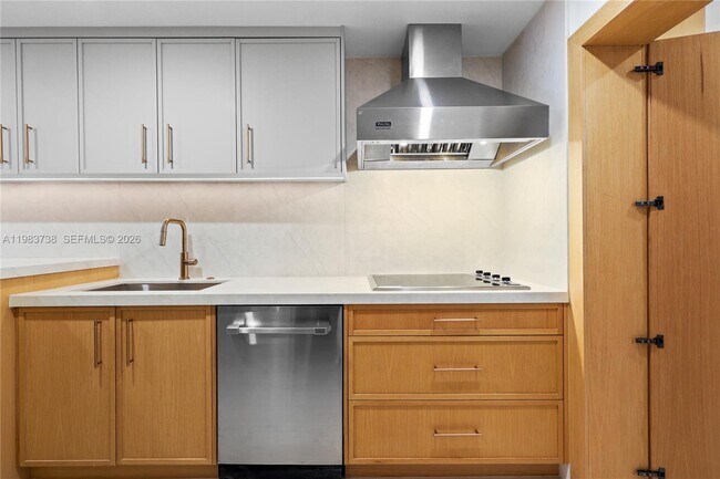 Building Photo - 3320 SW 121st Ave