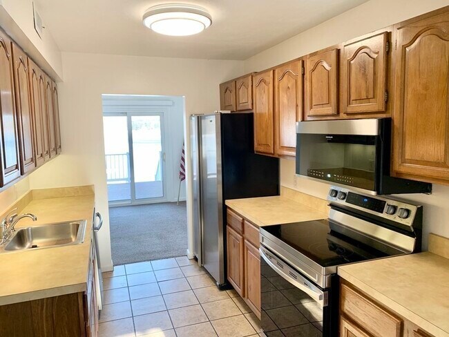 Building Photo - 112 Beacon Park Rd