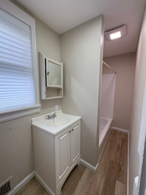 Building Photo - 146 Roycroft Dr