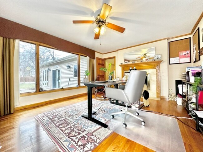 Building Photo - Beautiful / Spacious 3 Bed 3 Bath Ranch Style Single Family Home!