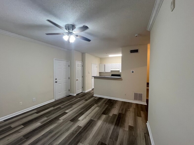 Building Photo - 3204 Walden Park Dr