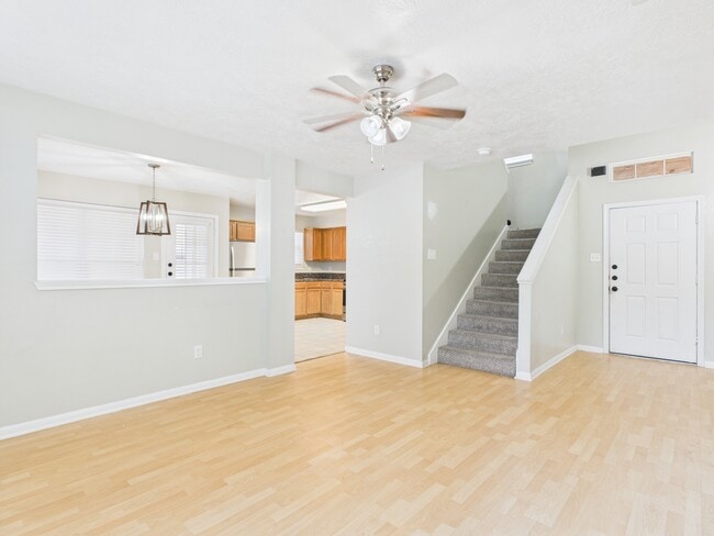 Building Photo - 1812 W Villa Maria Rd