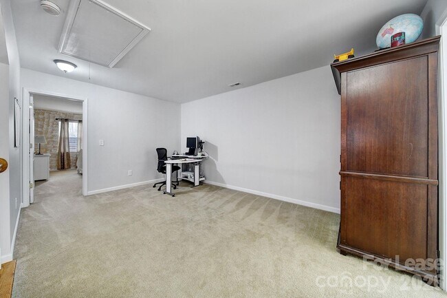 Building Photo - 12252 Stratfield Pl Cir