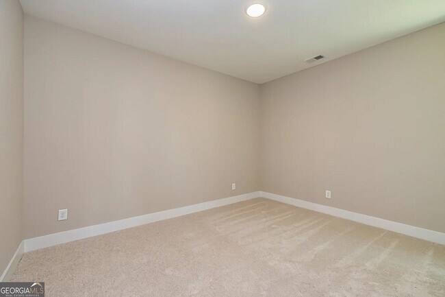 Building Photo - 69 Oakhurst Trail