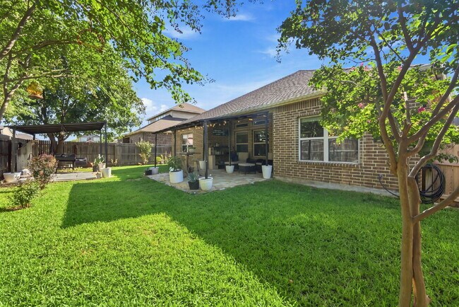 Building Photo - 8951 Highland Dawn