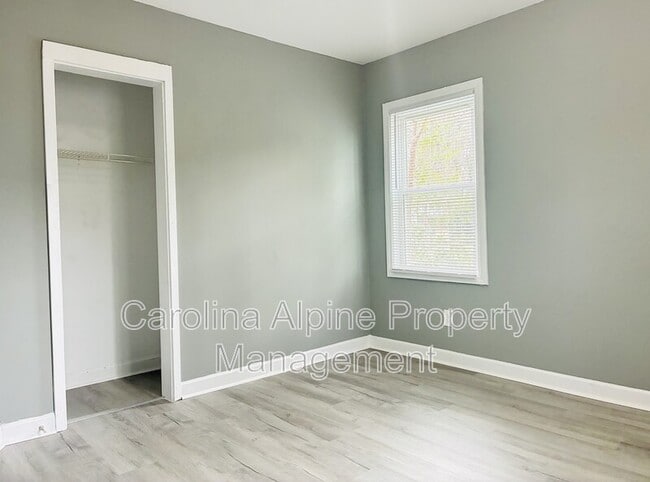 Building Photo - 1016 W Mauney Ave