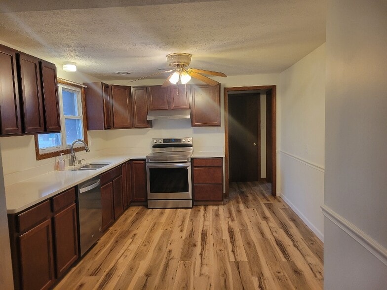 Building Photo - 3425 Campbell St