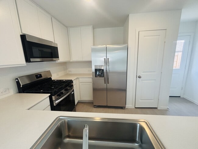 Building Photo - 16711 Old Wagon Wy