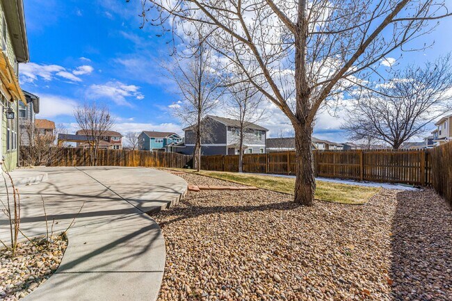 Building Photo - Lovable 3 Bed, 2.5 Bath Single Family Thor...