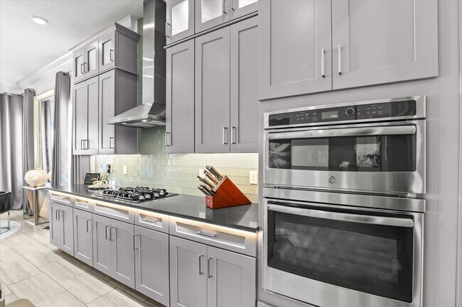 Building Photo - Waterfront Luxury Living | Private Dock + Direct Tampa Bay Access