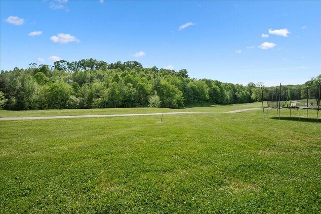 Building Photo - 200 Crooked Creek Dr