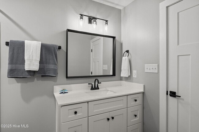 Building Photo - 139 Long Pond Loop