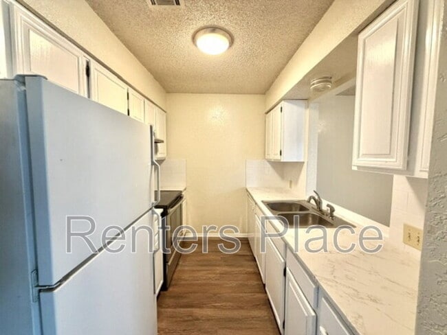 Building Photo - 8215 N 117th E Ave