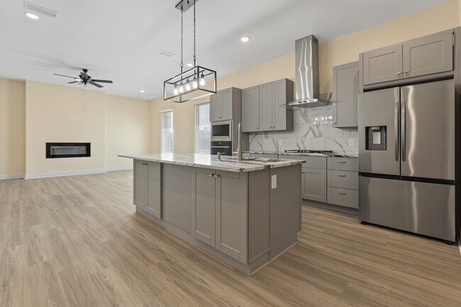 Building Photo - 48 Wilshire Blvd