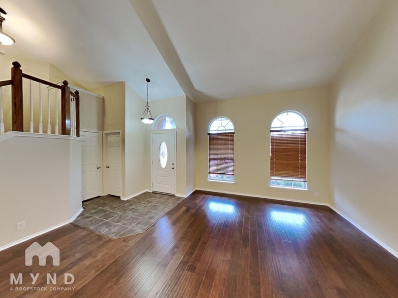 Building Photo - 8930 Wolff Vista