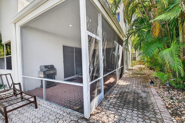 Building Photo - 6657 NW 25th Way