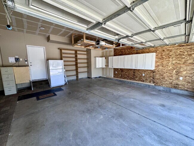 Building Photo - 11260 Jersey Way