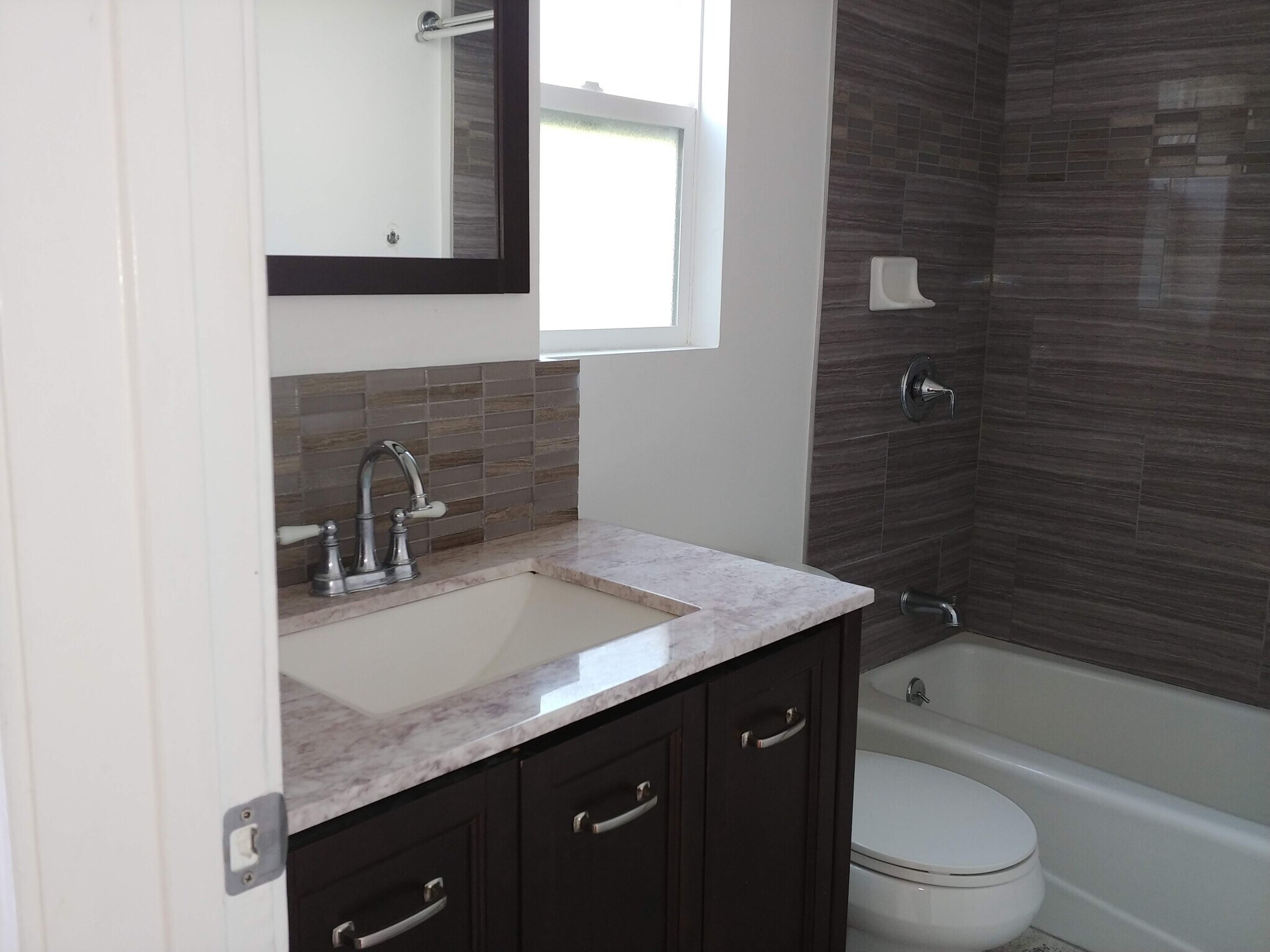 Bathroom - 649 N Harper Ave