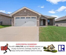 Building Photo - "Charming Bentonville Home: 3 Beds, 2 Bath...