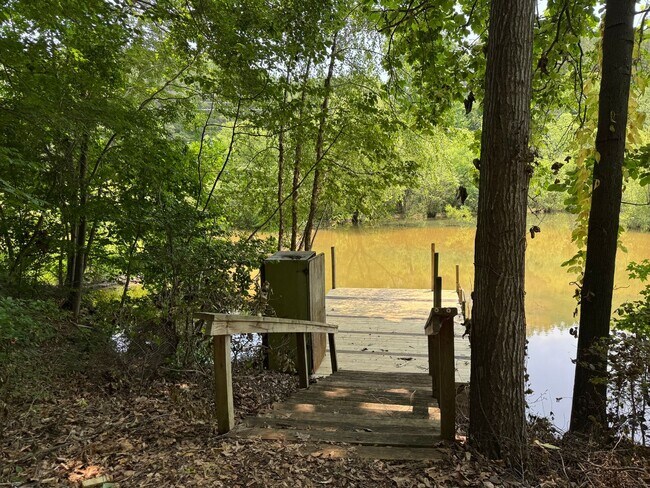Building Photo - Updated Two Bedroom Trailer with Lake Acce...