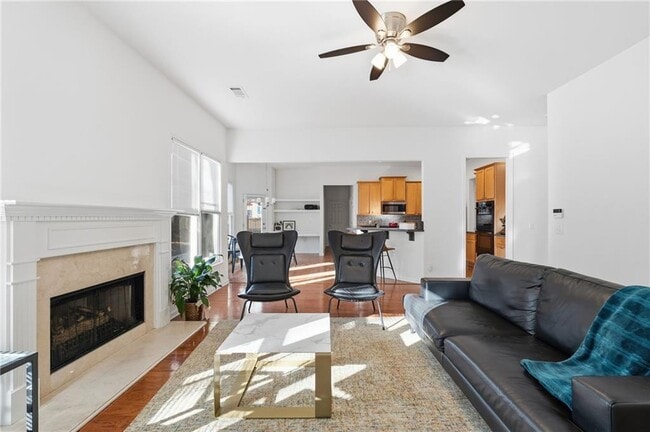 Building Photo - 2050 Willshire Glen