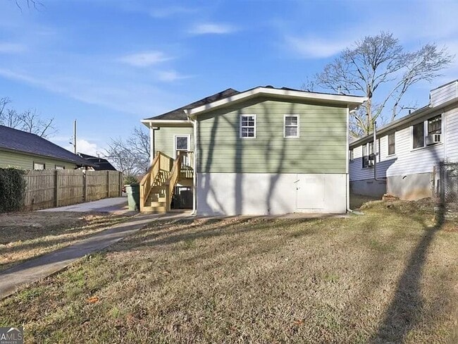 Building Photo - 976 Linam Ave SE