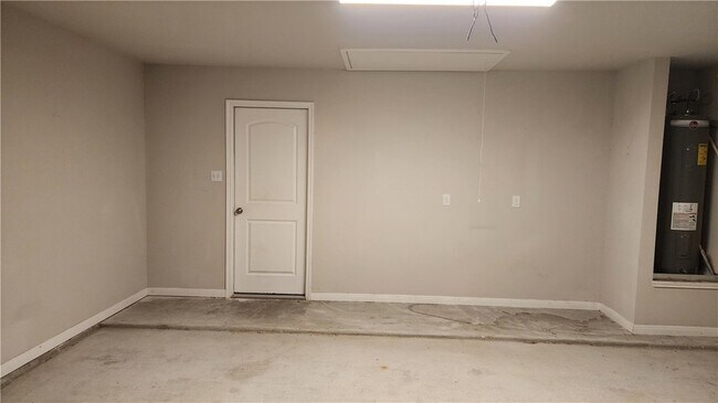 Building Photo - 2006 Theresa Dr