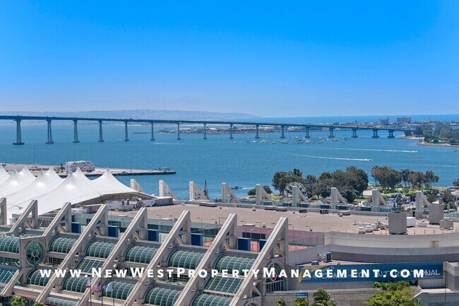 Building Photo - Spectacular Marina District 3-Bedroom Pent...