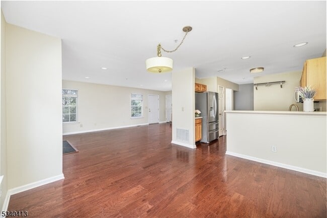 Building Photo - 902 Wendover Ct