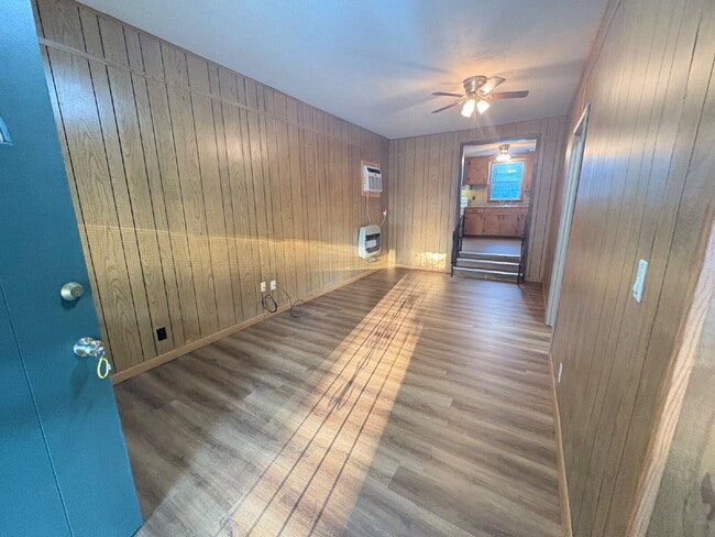 Building Photo - "Charming 1-Bedroom Duplex in Martin, TN -...