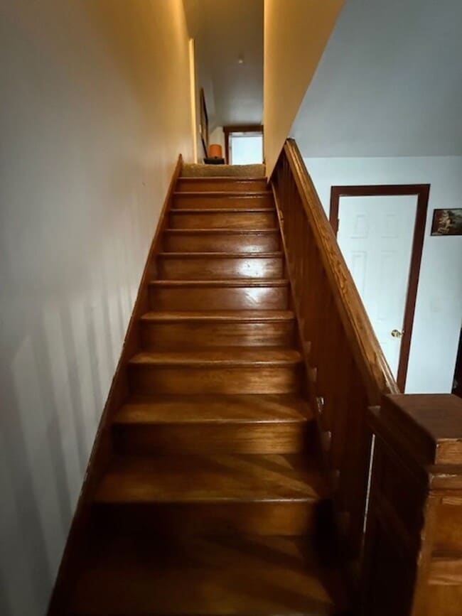 Building Photo - Spacious Three Bedroom, Two Full Bathroom Home with Chef’s Kitchen – Furnished Option Available!