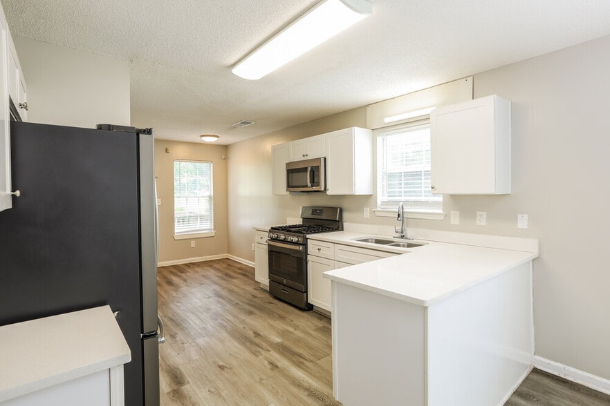 Building Photo - 1376 Camrose Ct