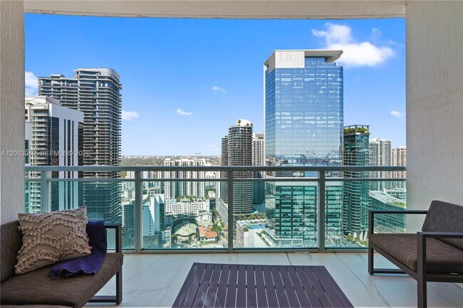 Building Photo - 950 Brickell Bay Dr