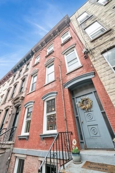 Building Photo - 922 Park Ave