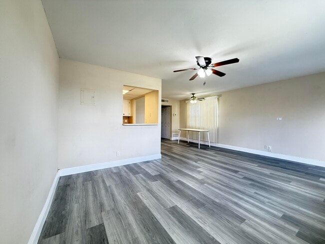 Building Photo - 323 Tuscany F