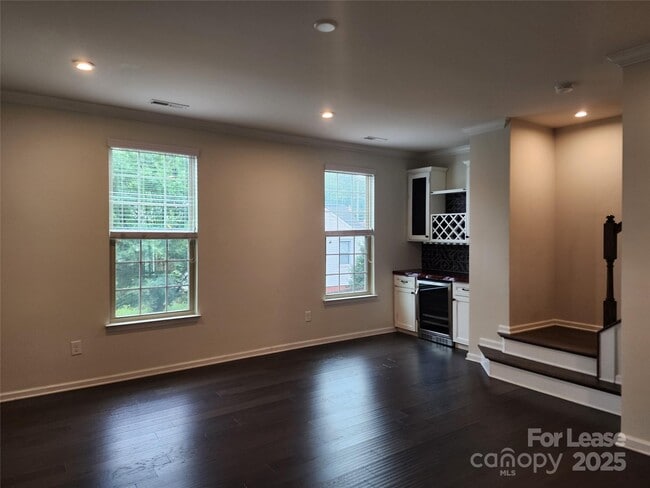 Building Photo - 1229 Queen Lyon Ct