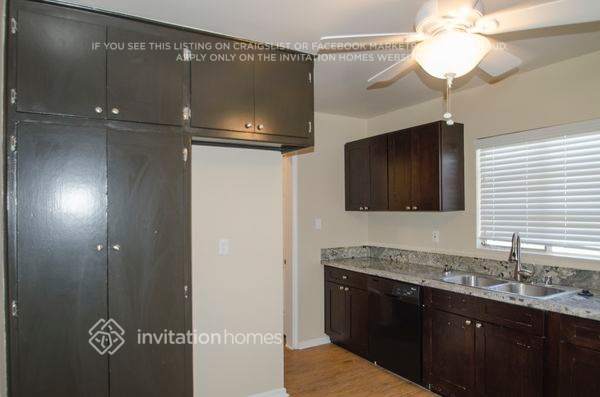 Building Photo - 3310 N Golden Ave