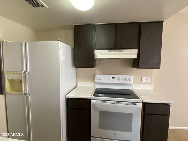 Building Photo - 17024 E Calle Del Oro